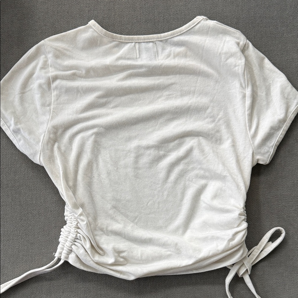 Princess Polly Evant Tee - US 2 XS - Side ruched tee - Picture 5 of 5